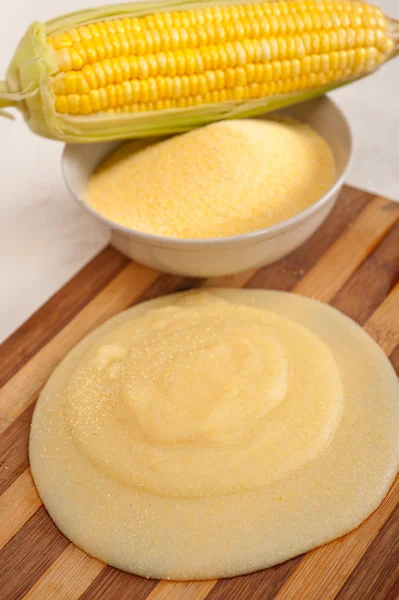 Polenta maïs maïsbloem crème — Stockfoto