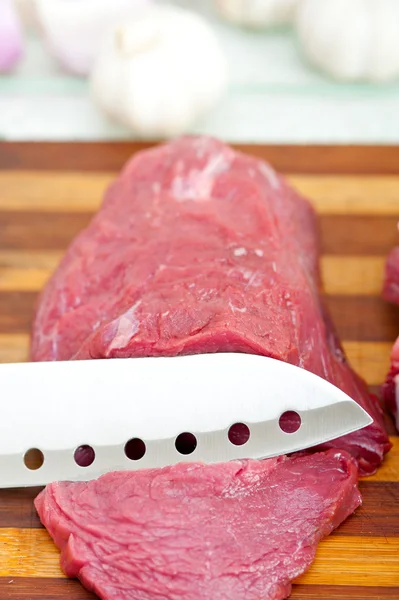 Ruwe rundvlees snijden — Stockfoto