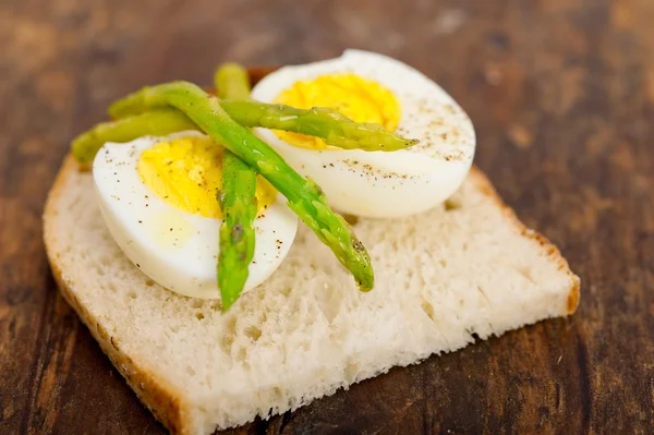 Spargel und Eier — Stockfoto