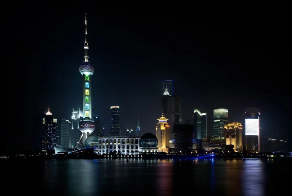 Shanghai Skyline bei Nacht — Stockfoto