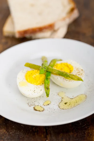 Spargel und Eier — Stockfoto