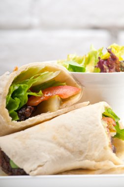 Buger shawarma tavuklu pide kaydırma rulo sandviç