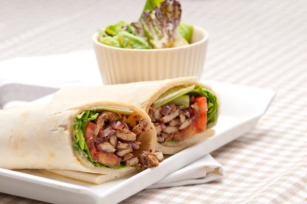 Kafta shawarma Huhn Pita wickeln Brötchen Sandwich — Stockfoto