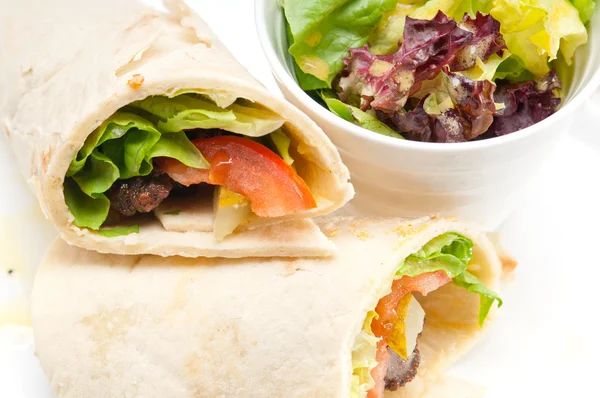 Kafta shawarma Huhn Pita wickeln Brötchen Sandwich — Stockfoto