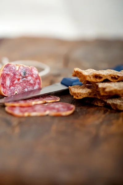 İtalyan salame pressato Dilimleme preslenmiş — Stok fotoğraf
