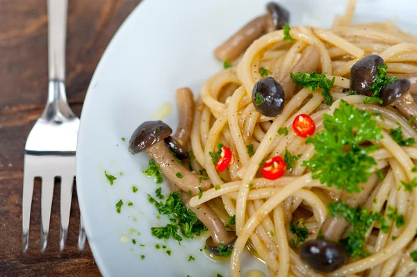 Italian pasta and mushroom sauce — Stock Photo, Image