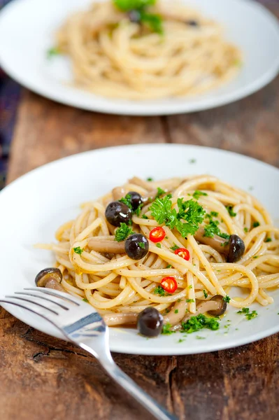 Italian pasta and mushroom sauce — Stock Photo, Image