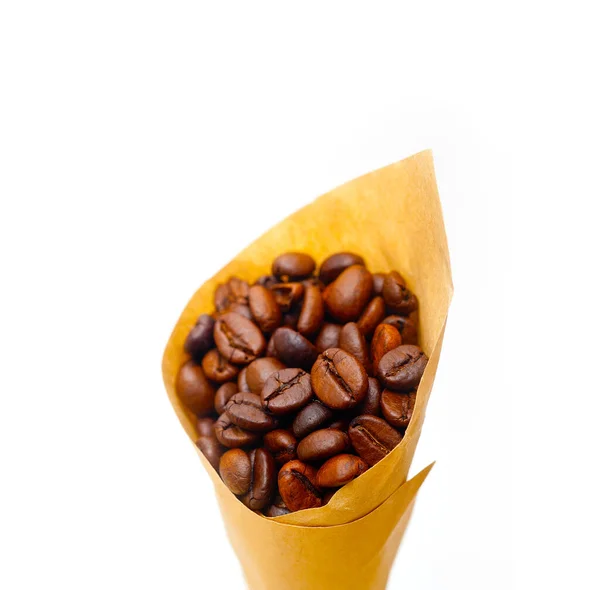 Chicchi Caffè Espresso Cono Carta Cornucopia Sfondo Bianco — Foto Stock