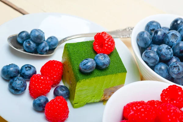 Green Tea Matcha Mousse Cake Raspberries Blueberries Top — Stock Photo, Image