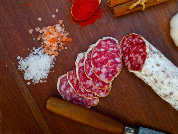 Traditional Italian Salame Cured Sausage Sliced Wood Board — Stock Photo, Image