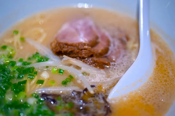 Original Japanisches Rindfleisch Ramen Nudeln Suppe Nahaufnahme — Stockfoto