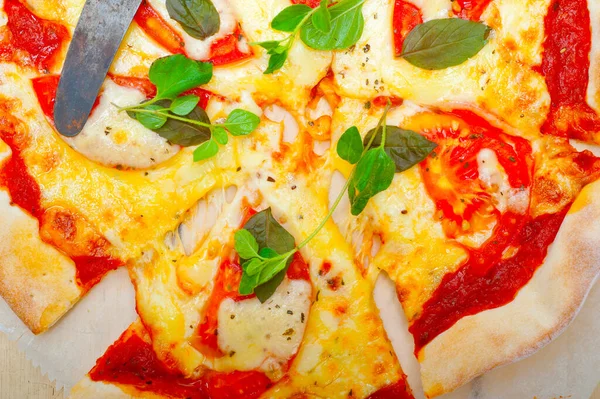 Pizza Tradizionale Italiana Margherita Pomodoro Mozzarella Basilico — Foto Stock
