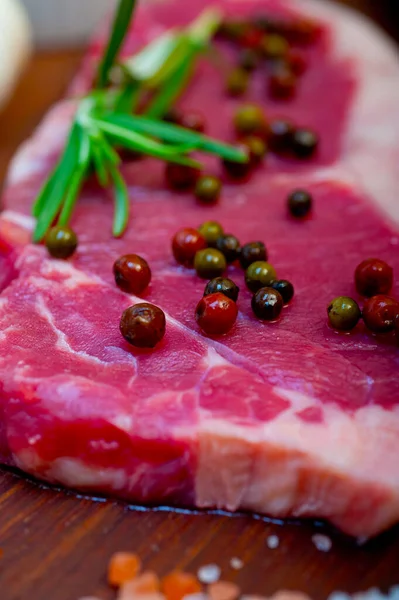 Rauwe Ongekookte Ribeye Rundvlees Steak Slager Selectie — Stockfoto