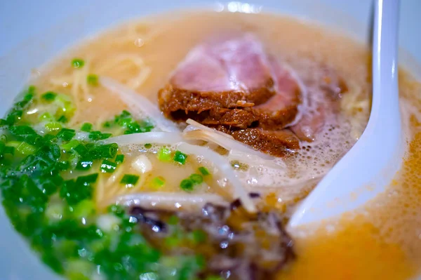 Original Japanisches Rindfleisch Ramen Nudeln Suppe Nahaufnahme — Stockfoto