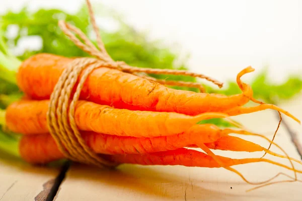 Fresh Baby Carrots Bunch Tied Rope Rustic Table — Stock Photo, Image