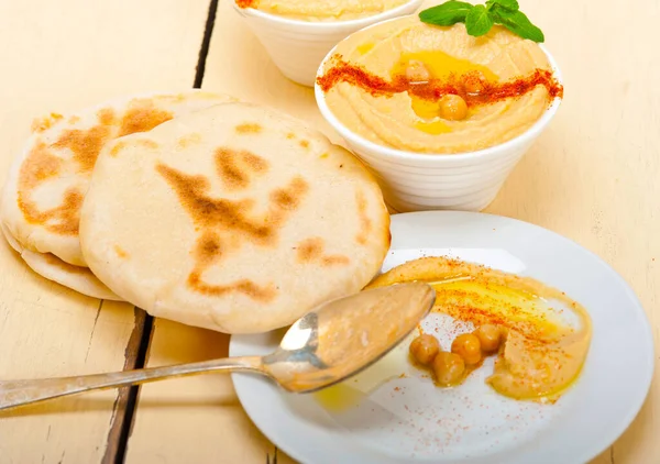 Pois Chiches Traditionnels Hummus Avec Pain Pita Paprika Sur Dessus — Photo