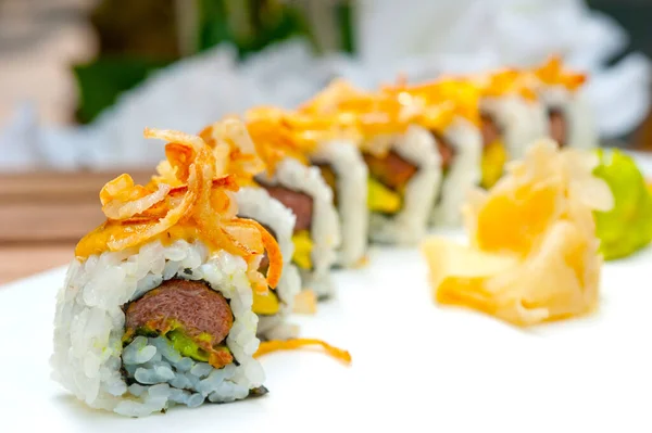 Rollos Sushi Japonés Frescos Llamados Maki Sushi — Foto de Stock