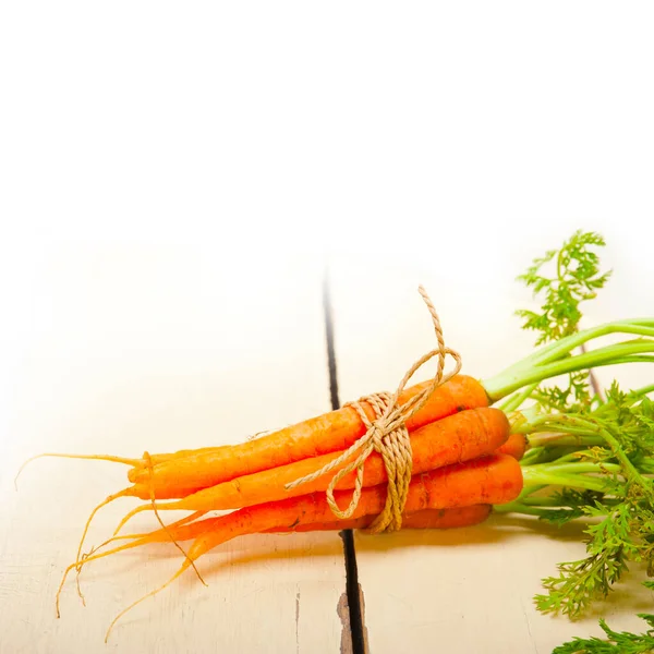 Fresh Baby Carrots Bunch Tied Rope Rustic Table — Stock Photo, Image