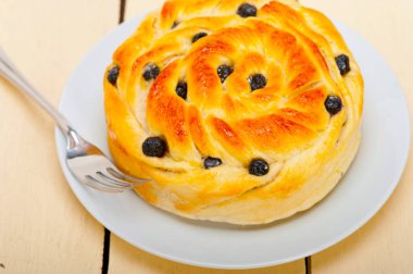 taze ev pişmiş yaban mersini ekmek pasta tatlı yüzünden Beyaz ahşap masa