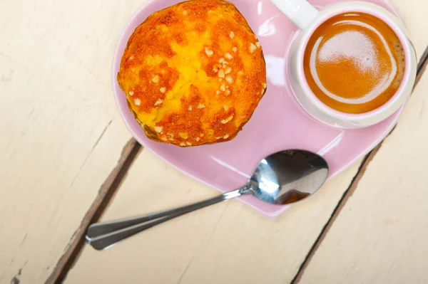 Coffee Muffin Served Pink Heart Shaped Dish — Stock Photo, Image