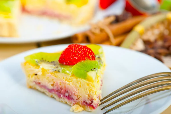 Kiwi Strawberry Pie Tart Lemon Custard Cream Spices — Stock Photo, Image