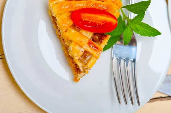 Fresh Baked Home Made Beef Pie Macro Closeup — Stock Photo, Image