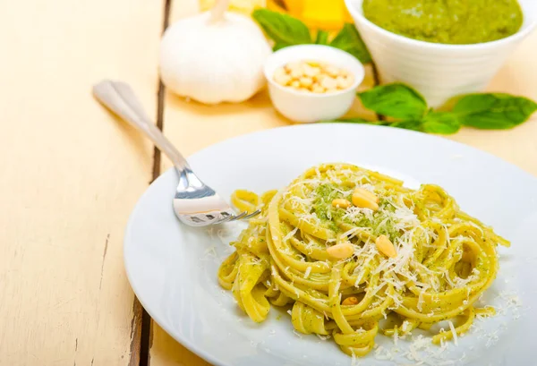 Pesto Basilico Tradizionale Italiano Ingredienti Pasta Parmigiano Formaggio Pinoli Olio — Foto Stock
