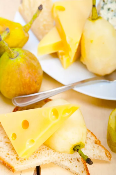 Peynir Taze Armut Iştah Açıcı — Stok fotoğraf