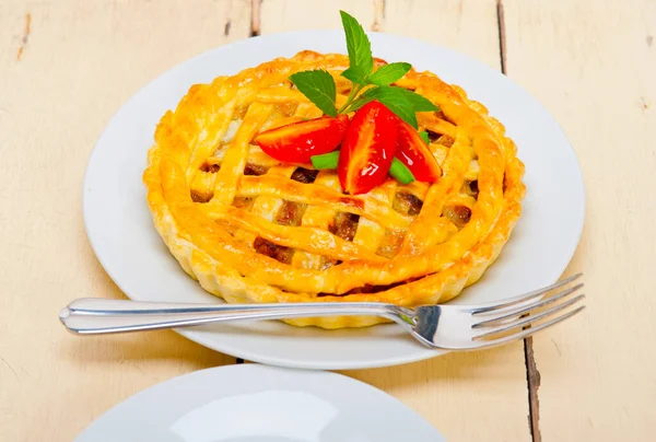 Taze Yapımı Sığır Eti Pasta Makro Closeup Pişmiş — Stok fotoğraf