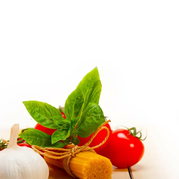 Pasta Dasar Italia Bumbu Segar Tomat Ceri Bawang Putih Dan — Stok Foto