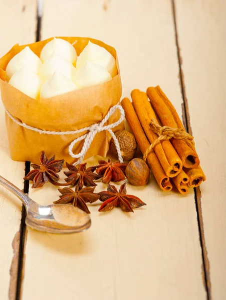 Fresh Vanilla Spice Cream Cake Dessert Rustic White Wood Table — Stock Photo, Image