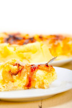 taze pişmiş ev yapımı rustik armut pasta makro portre 