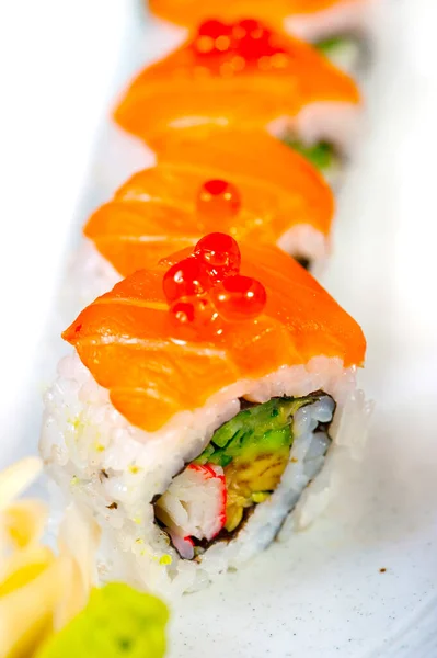 Macro Closeup Dari Pilihan Kombinasi Sushi Segar Berbagai Pilihan — Stok Foto