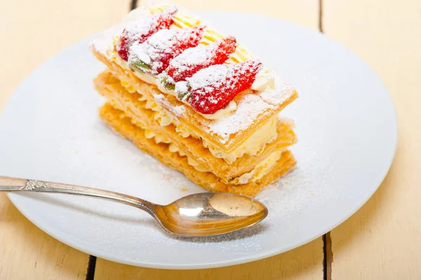 Postre Pastel Fresa Crema Napoleón Recién Horneado —  Fotos de Stock