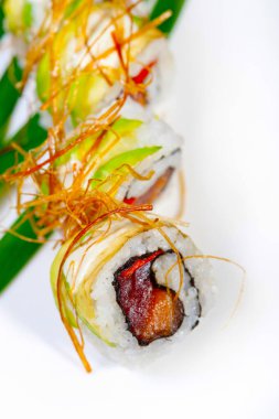 Makro closeup taze suşi seçim kombinasyon ürün çeşitliliği seçimi 