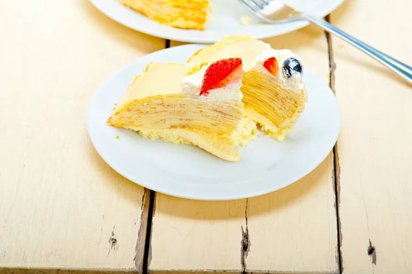 Torta Crepe Panqueque Con Crema Batida Fresa Parte Superior —  Fotos de Stock