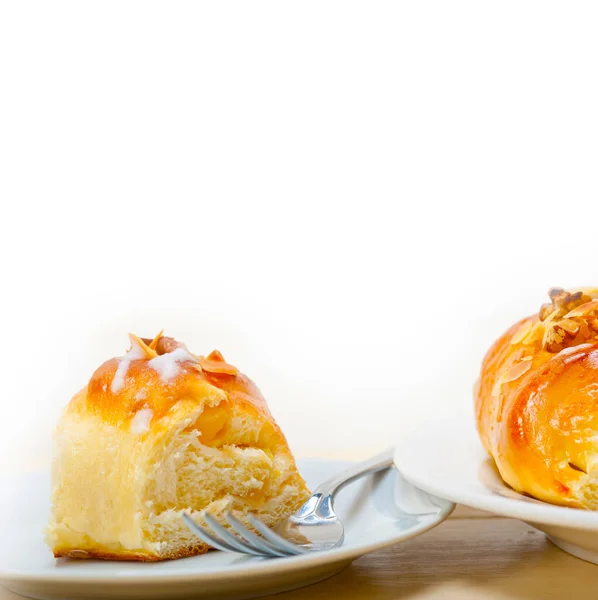 Свежий Дом Испеченные Сладкий Хлеб Пончик Пирог Миндалем Сахаром Глазури — стоковое фото