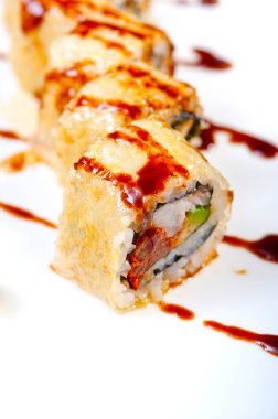 Makro closeup taze suşi seçim kombinasyon ürün çeşitliliği seçimi 