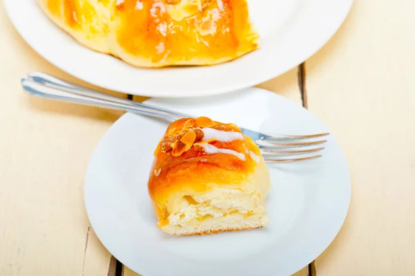 Casa Fresca Assado Bolo Donut Pão Doce Com Amêndoas Açúcar — Fotografia de Stock