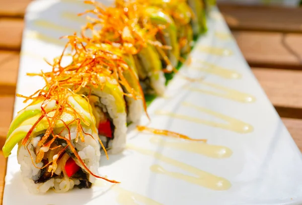 Rollos Sushi Japonés Frescos Llamados Maki Sushi — Foto de Stock