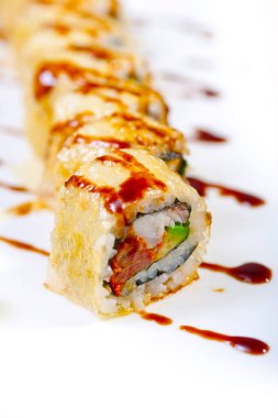 Makro closeup taze suşi seçim kombinasyon ürün çeşitliliği seçimi 