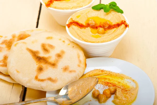 Pois Chiches Traditionnels Hummus Avec Pain Pita Paprika Sur Dessus — Photo