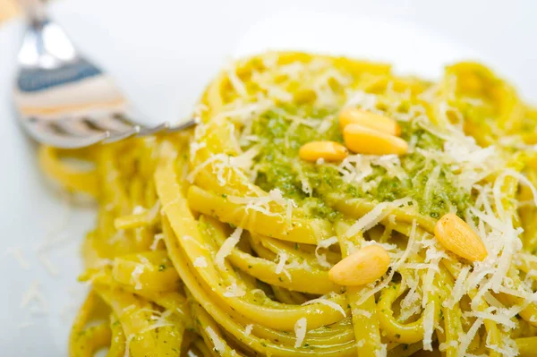 Pesto Basilico Tradizionale Italiano Ingredienti Pasta Parmigiano Formaggio Pinoli Olio — Foto Stock