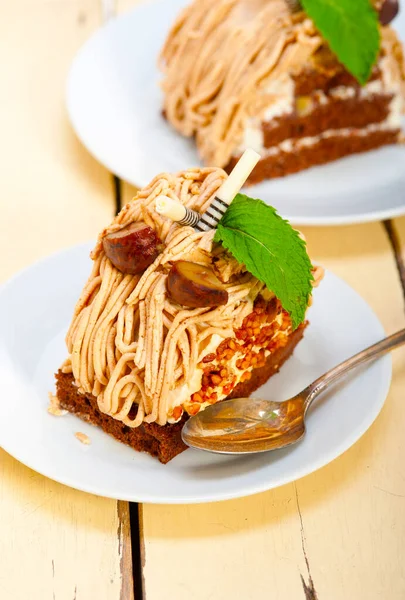 Postre Pastel Crema Castaño Recién Horneado Sobre Mesa Madera Blanca —  Fotos de Stock