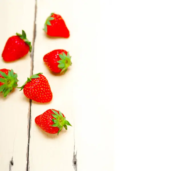 Fresh Organic Strawberry White Rustic Wood Table — Stock Photo, Image