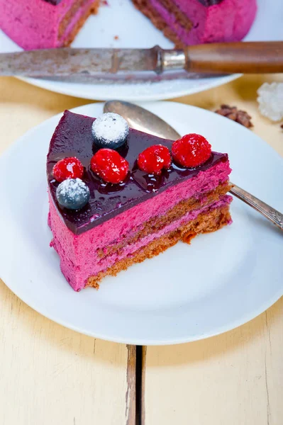 蓝莓和覆盆子蛋糕慕斯甜点用香料 — 图库照片