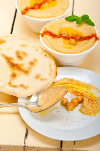 Kacang Arab Tradisional Hummus Dengan Roti Pita Dan Paprika Atas — Stok Foto