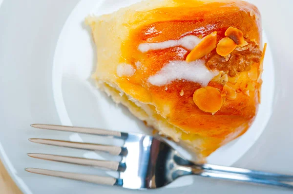 신선한 아몬드 설탕과 달콤한 케이크 — 스톡 사진