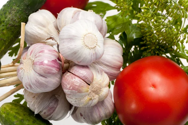 Verduras frescas sobre el fondo blanco — Foto de Stock