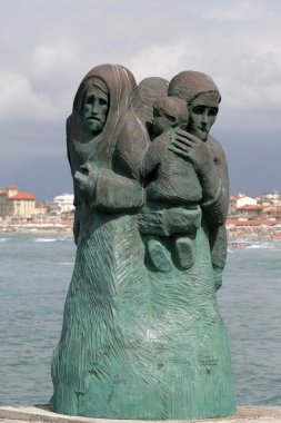 Viareggio, L 'attesa. Denizci ailesinin anıtı.
